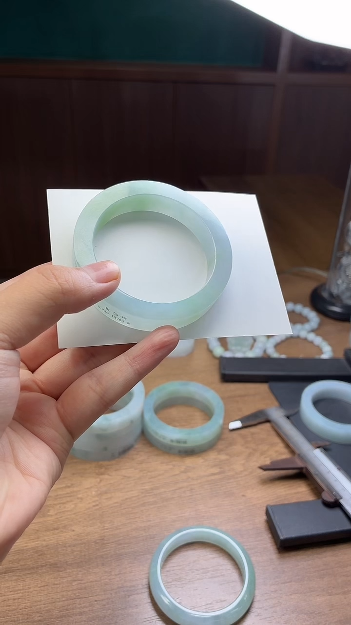 未镶嵌手镯定制翡翠?****?定制