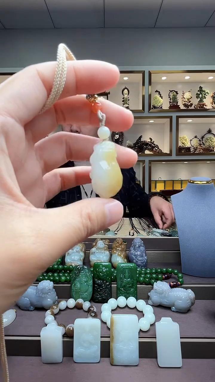 【闪购商品】和田玉颈饰未镶嵌苏