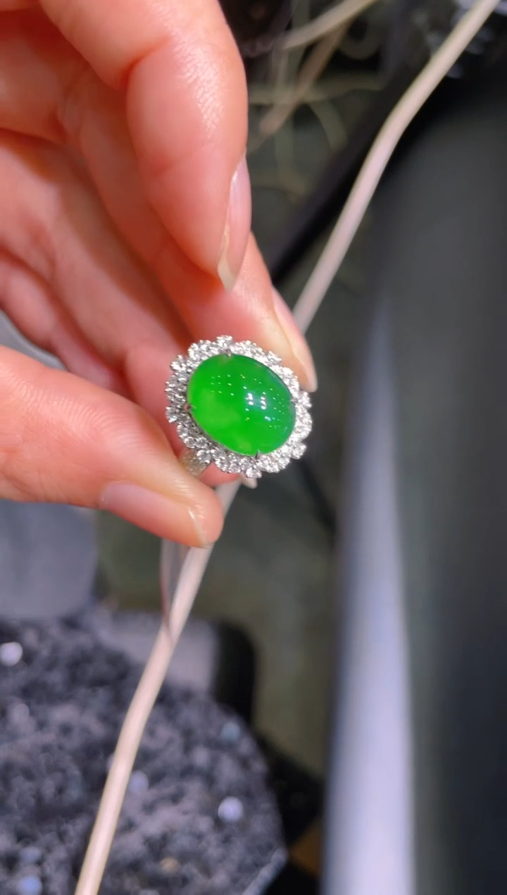 【闪购商品】翡翠吊坠(不含链)18K金镶嵌A54