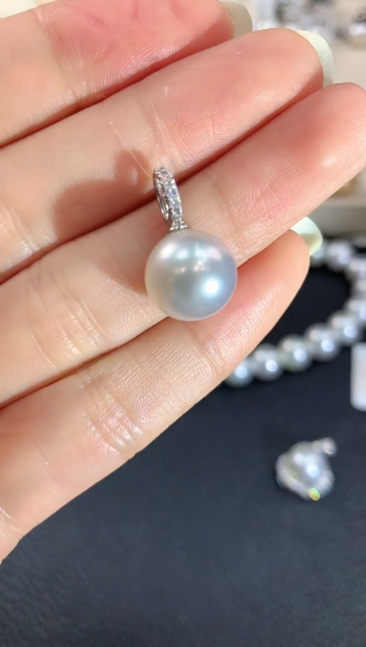 【闪购商品】18K金镶嵌海水珍珠吊坠m174
