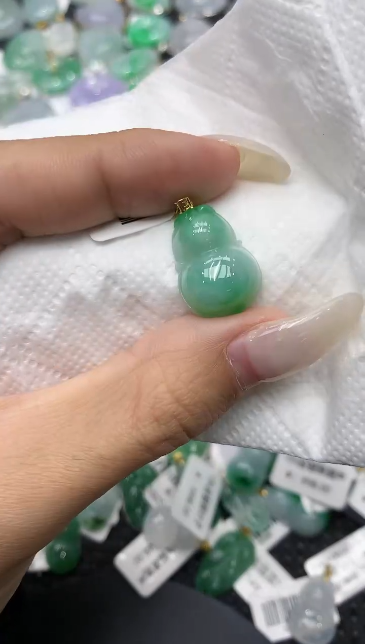 颈饰18K金镶嵌翡翠11111111111