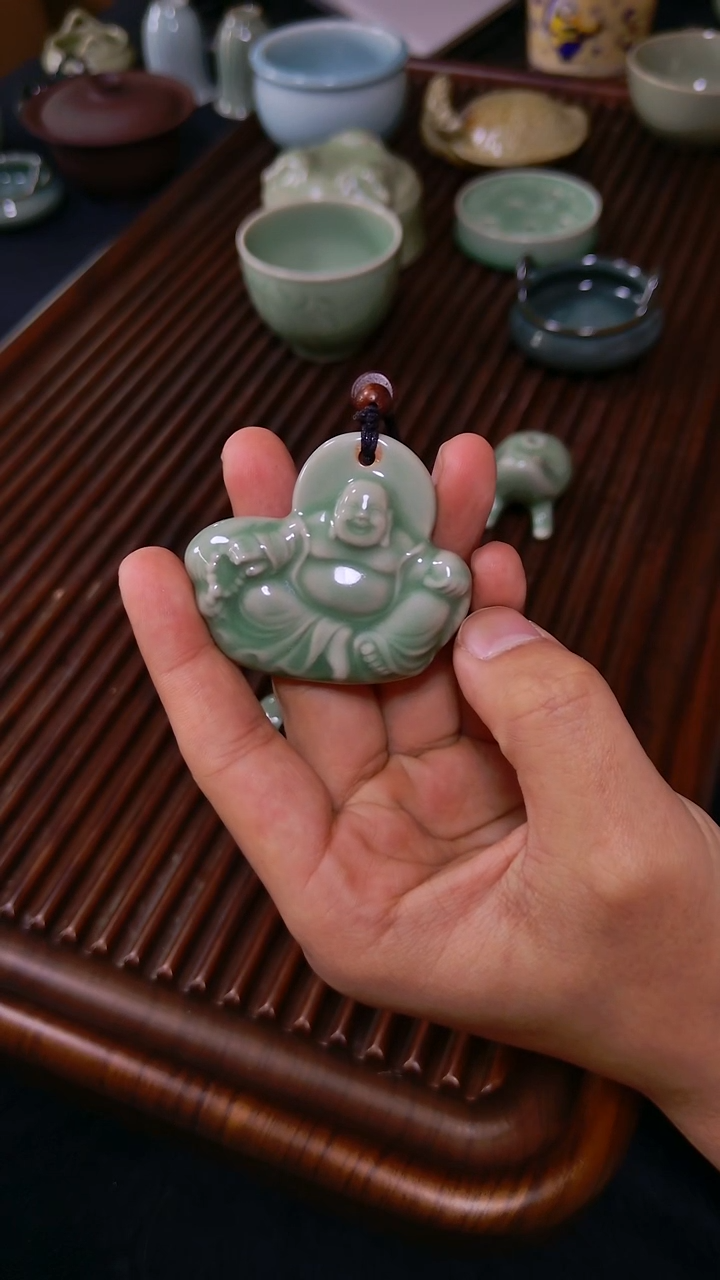 和青禾满釉小佛牌