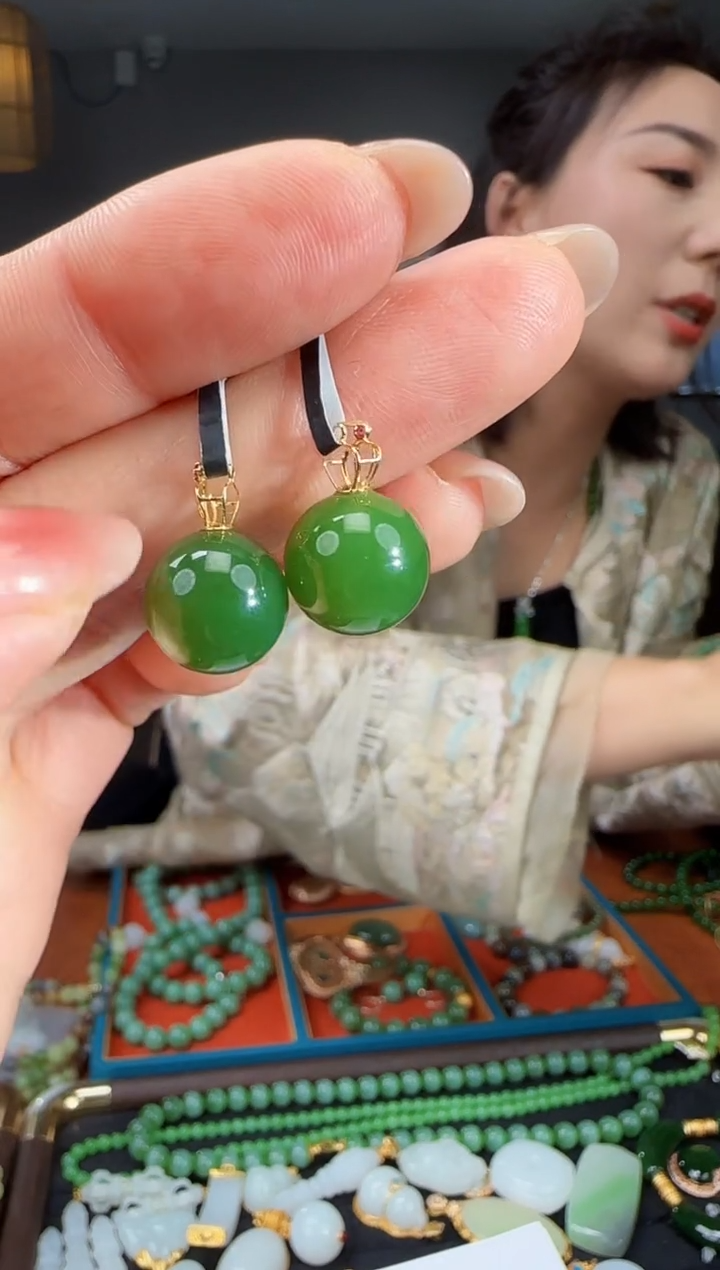 吊坠(不含链)18K金镶嵌和田玉多样性发货拍一发一 