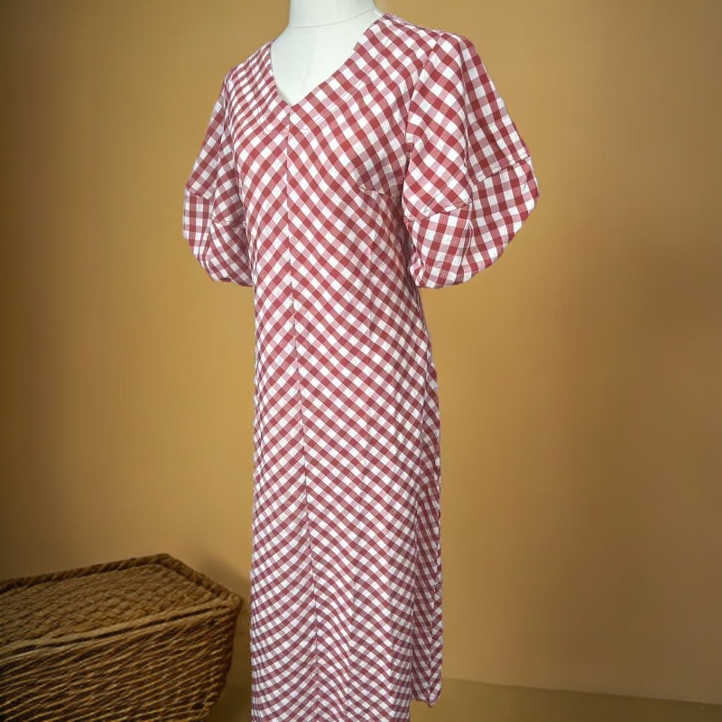 泡泡袖格纹法式荷叶边开叉连衣裙时尚红色少女