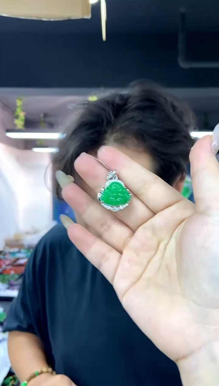 颈饰未镶嵌翡翠多样性发其一颜色微差