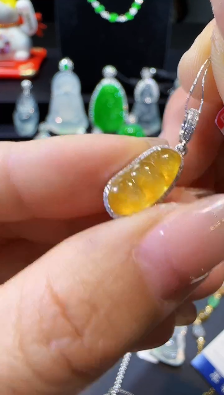 【闪购商品】翡翠吊坠(不含链)18K金镶嵌吊坠