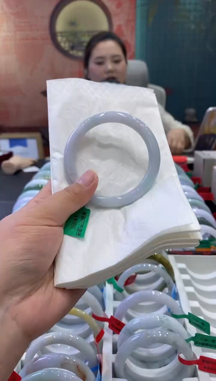 【闪购商品】翡翠手镯未镶嵌多人000485