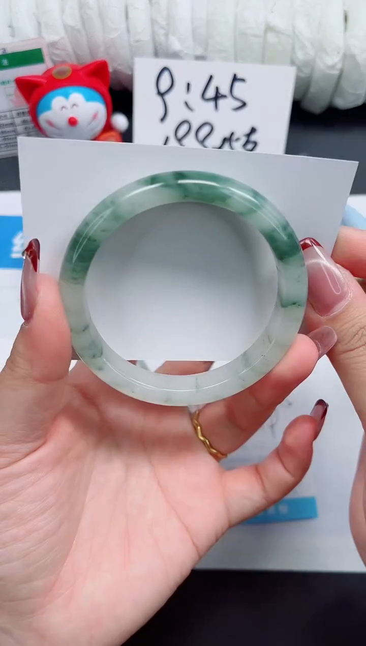 【闪购商品】石英质玉手镯未镶嵌22