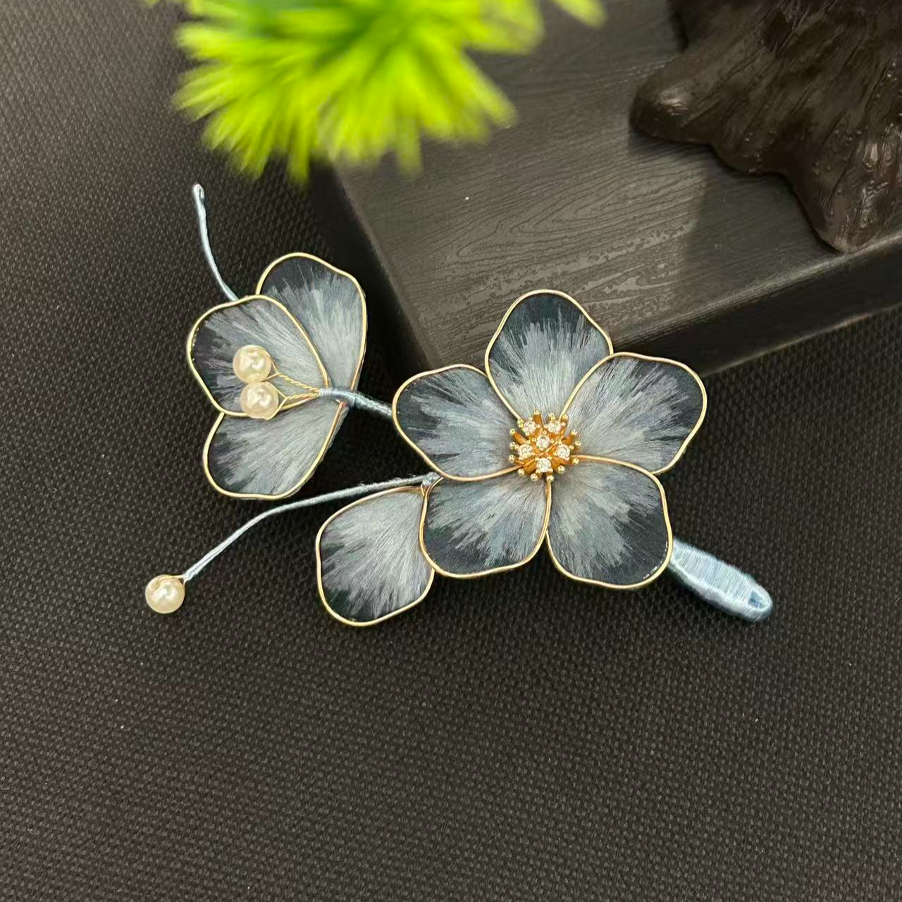 铜合金布艺胸针 【墨兰雏菊胸针】非遗蚕丝绒花纯手工 rh-8514