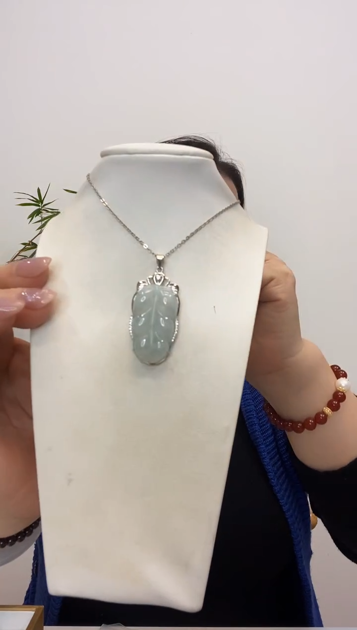 【闪购商品】翡翠吊坠(赠链)银S925镶嵌小叶子