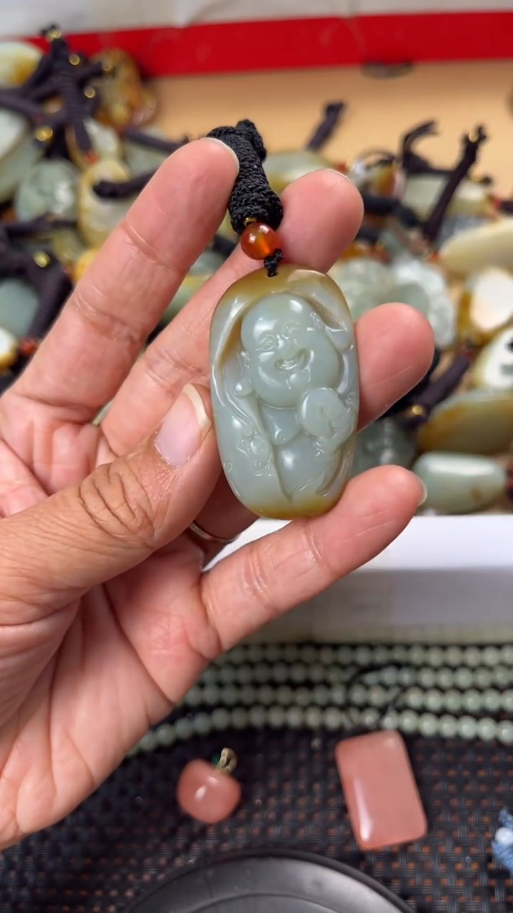 【闪购商品】和田玉颈饰未镶嵌多样性发货没有证书拍一发一有瑕