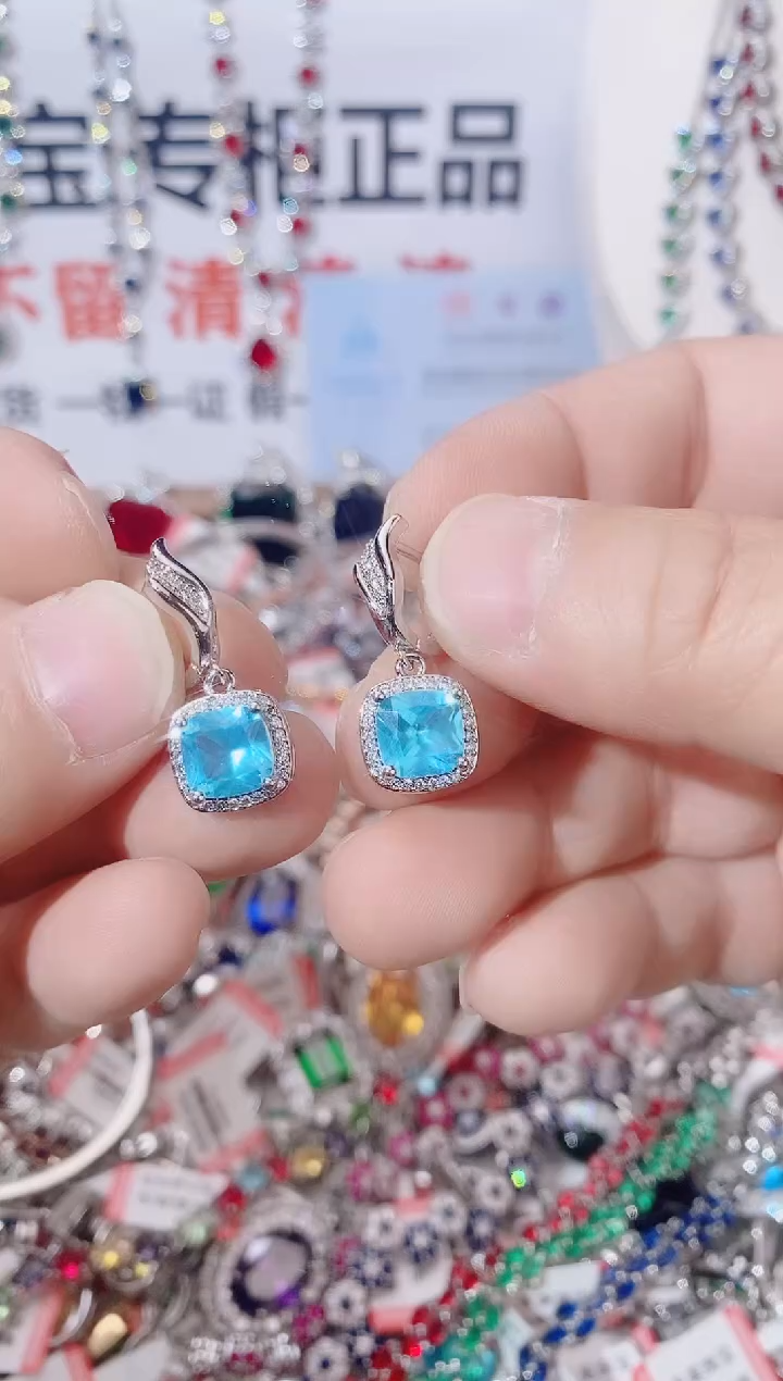 未镶嵌耳坠海蓝宝石  