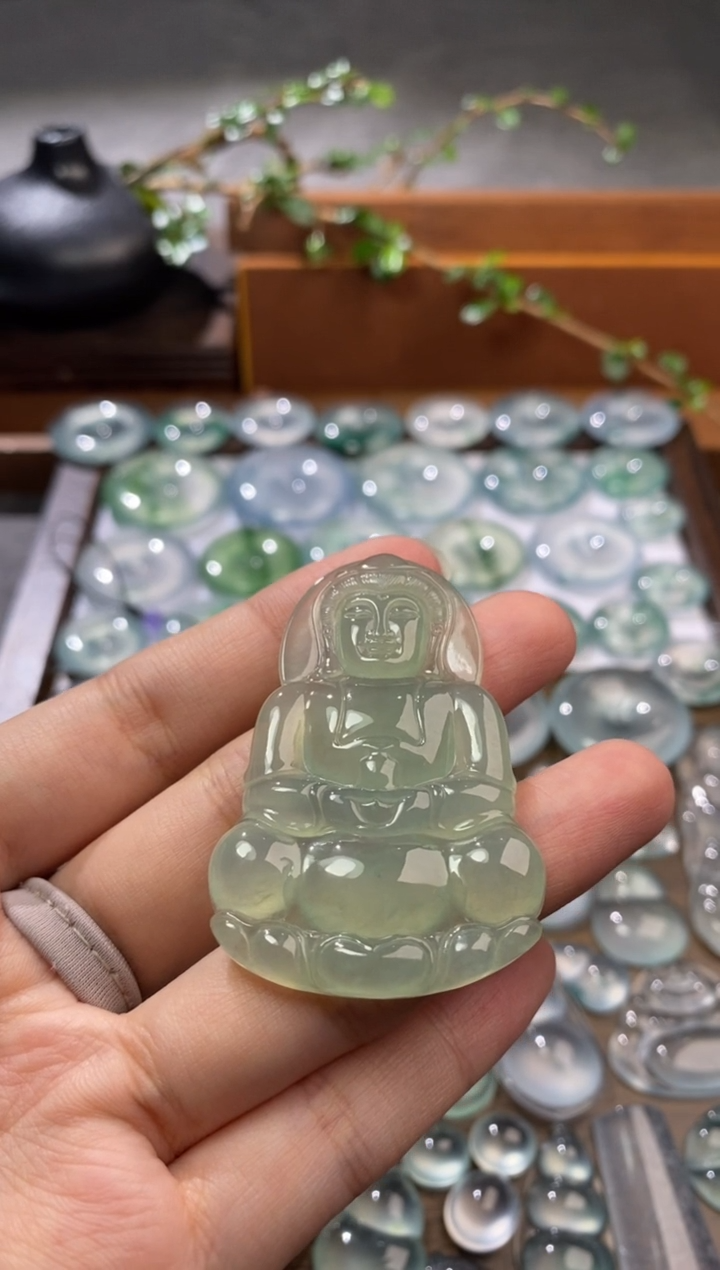 吊坠(不含链)未镶嵌翡翠观音