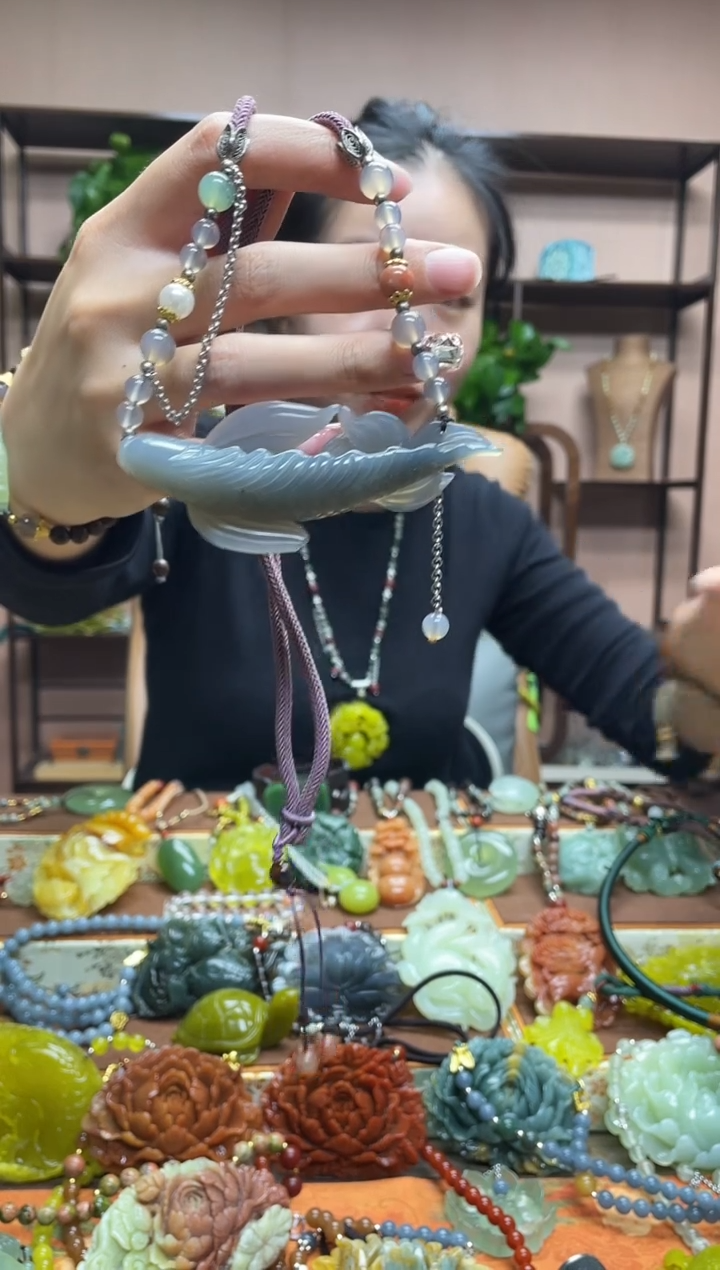 未镶嵌岫玉吊坠幸**?·