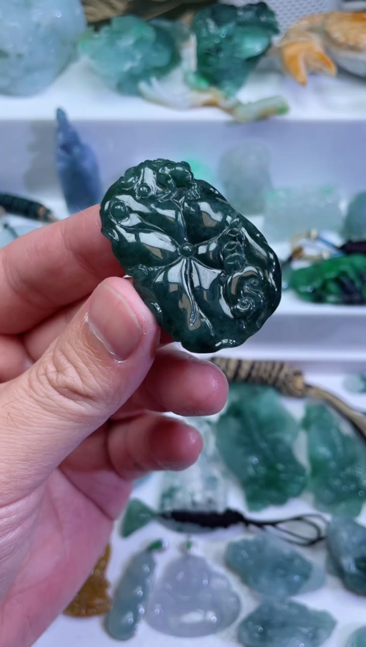 【闪购商品】翡翠颈饰未镶嵌荷叶