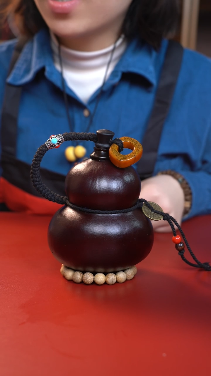 068手工大漆酒葫芦，牛角塞