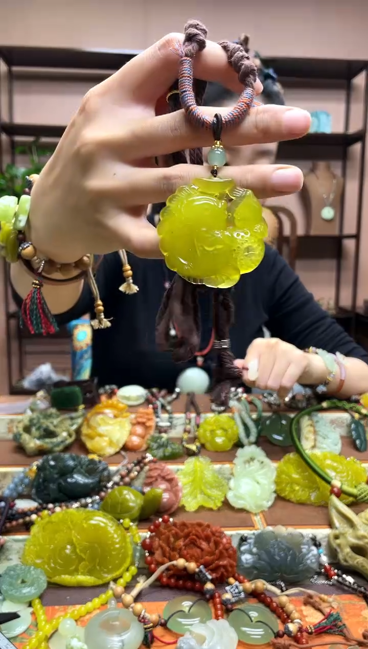 未镶嵌岫玉吊坠·