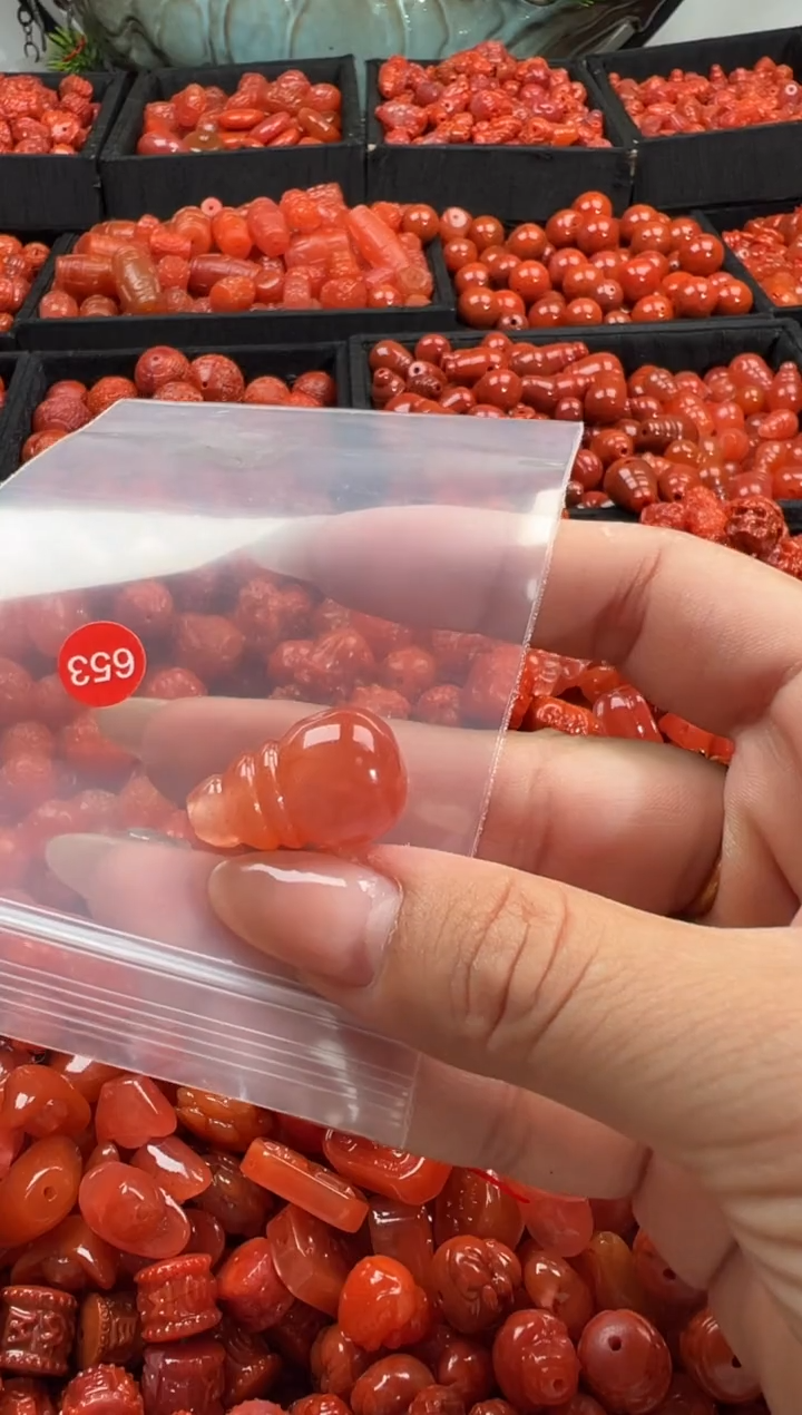 颈饰未镶嵌南红玛瑙1