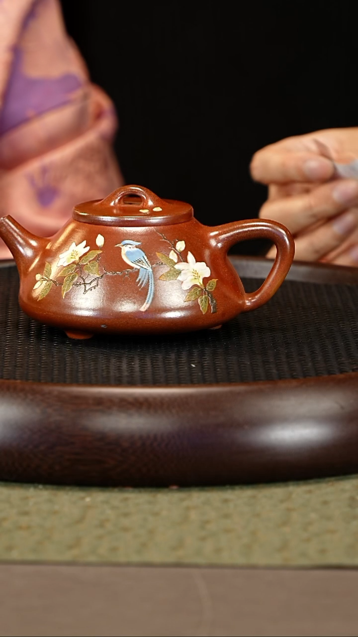 茶壶紫砂48 邵德华 黄金砂柴烧 泥绘子治石瓢 320cc.