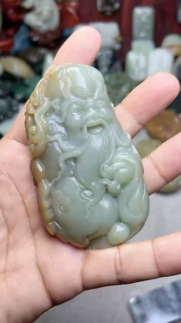 和田玉未镶嵌把件-