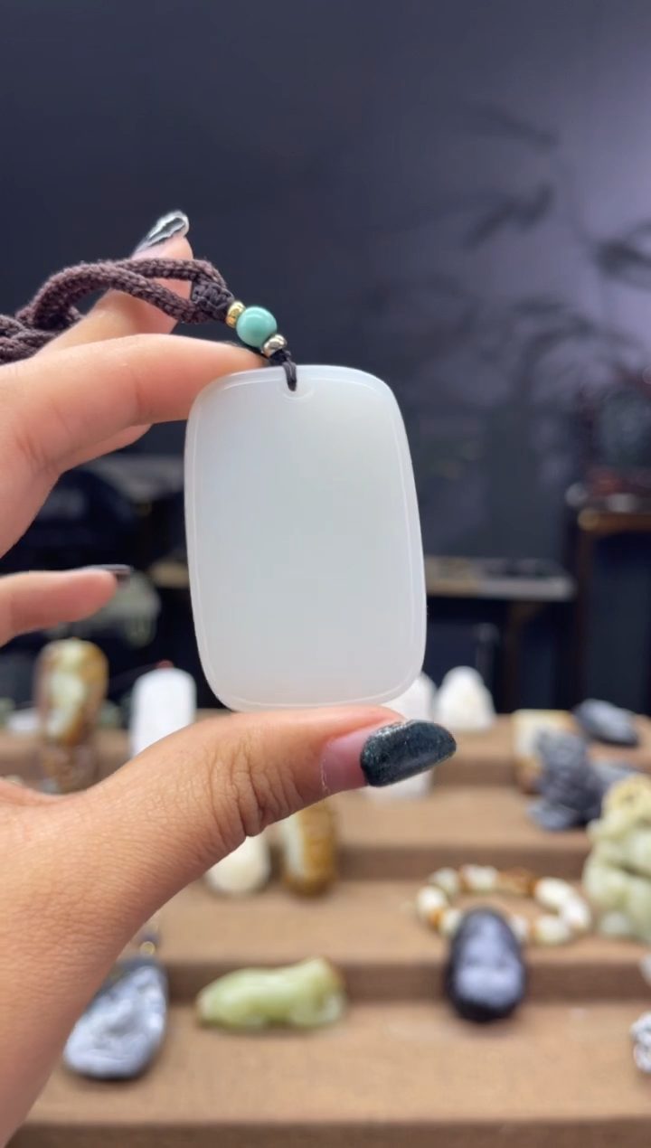 颈饰未镶嵌和田玉1