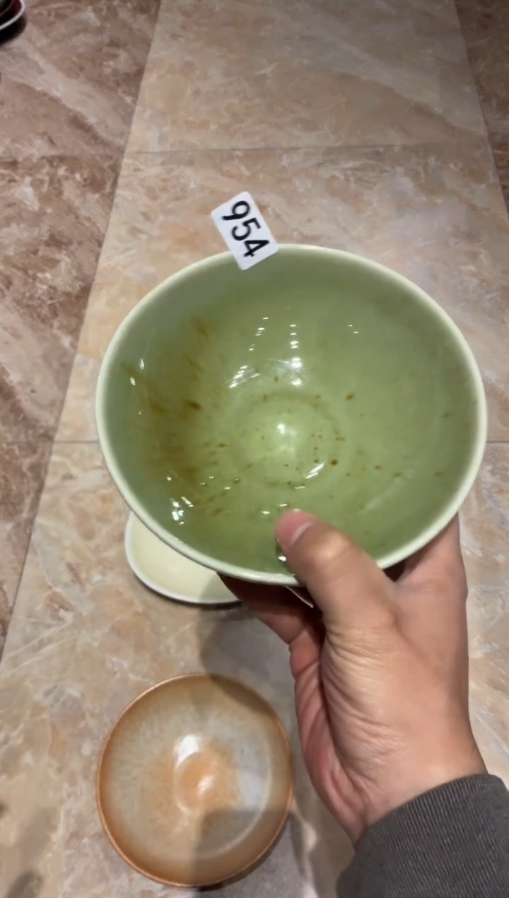 瓷片ॐ*?954枣花圆口碗1个