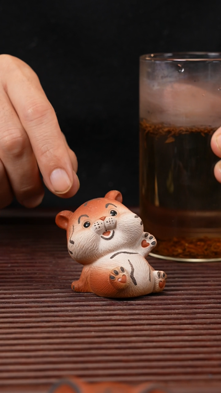 【闪购商品】紫砂茶宠开心虎，