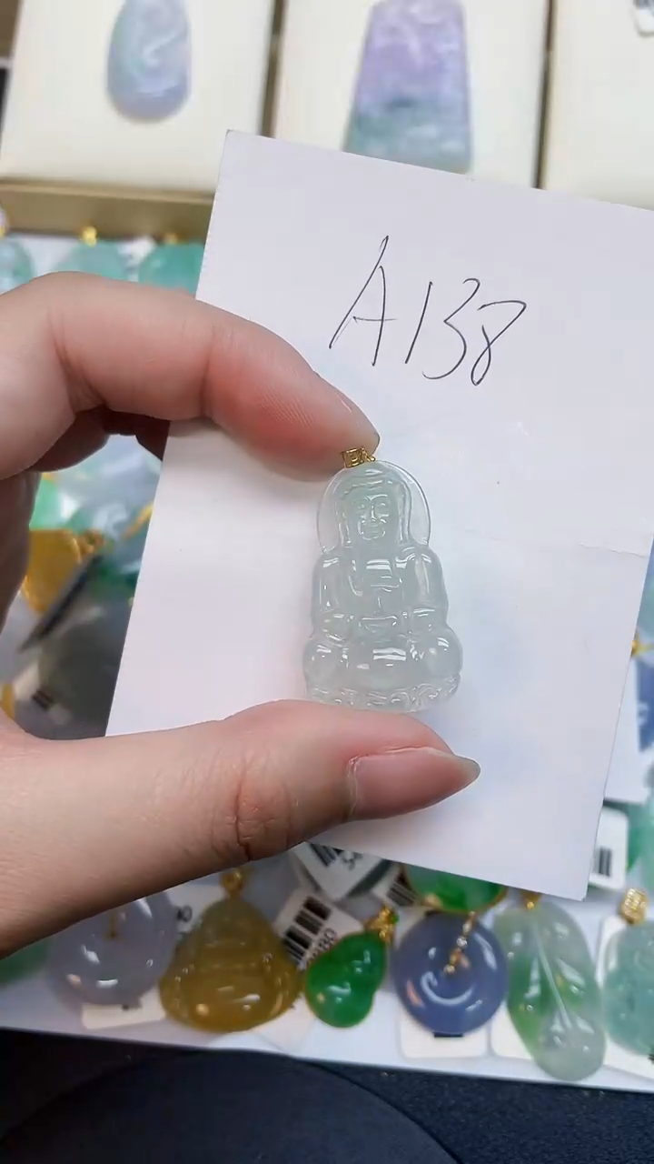 翡翠18K金镶嵌颈饰0000000000