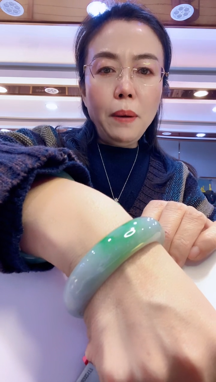 未镶嵌手镯翡翠翡翠手镯