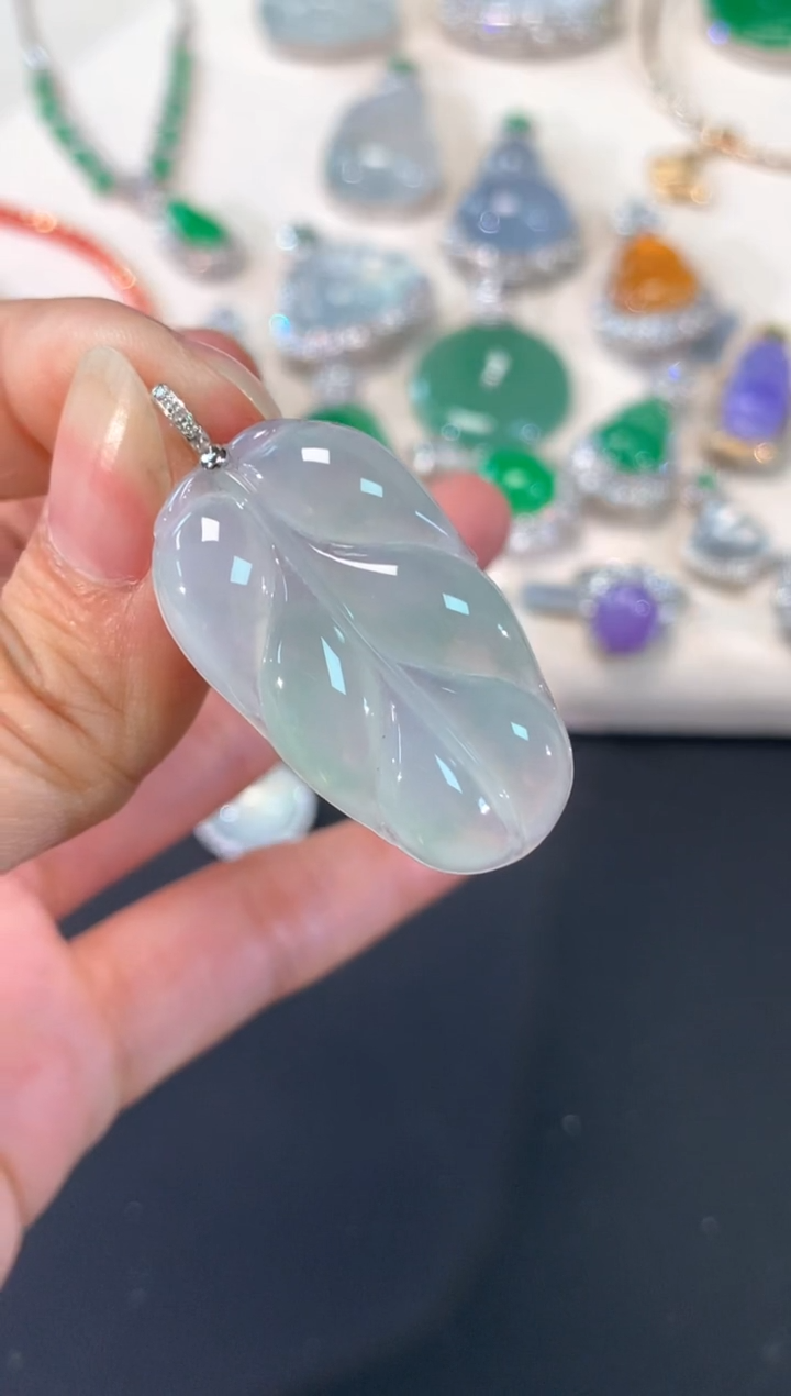 【闪购商品】翡翠吊坠(不含链)18K金镶嵌A32|1380