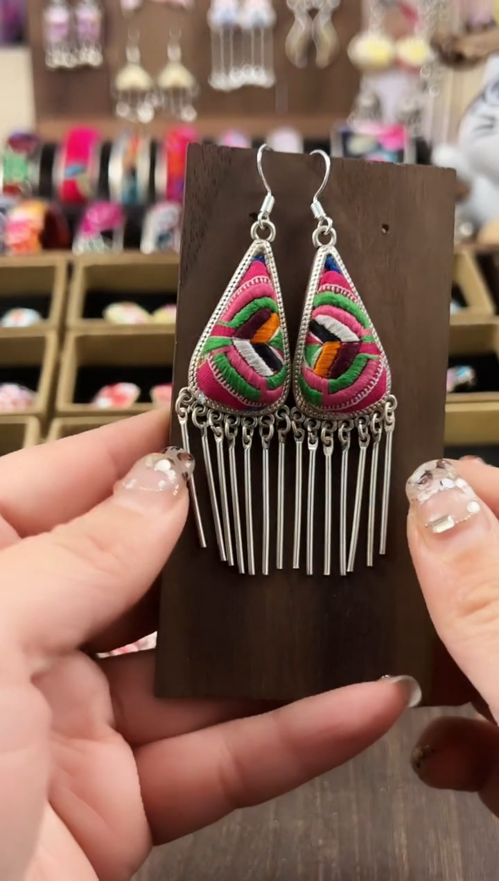 【闪购商品】织绣民族风老绣饰品476