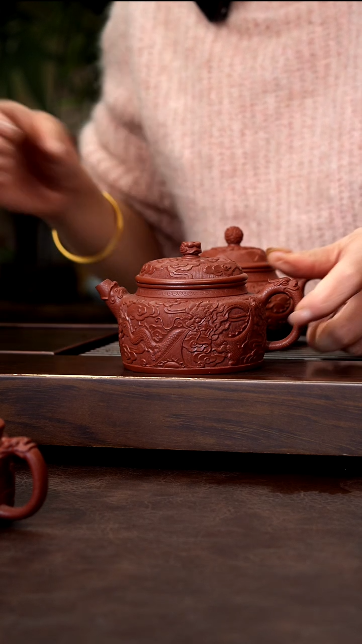 茶壶紫砂我****?朱泥浮雕德钟180cc左右