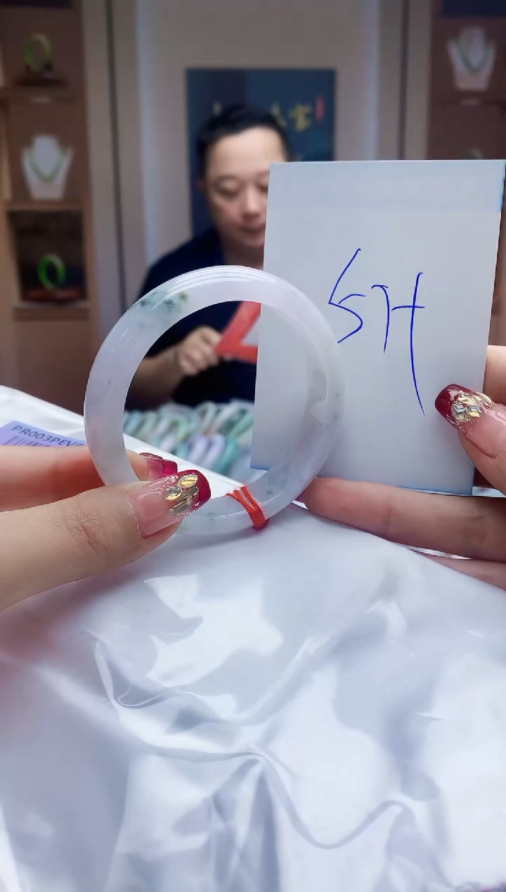 【闪购商品】翡翠手镯未镶嵌    H18-10