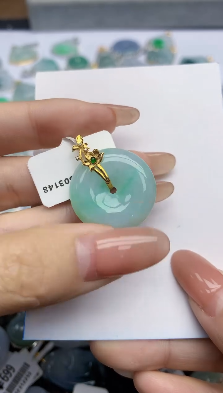 【闪购商品】翡翠挂件18K金镶嵌天然翡翠A货