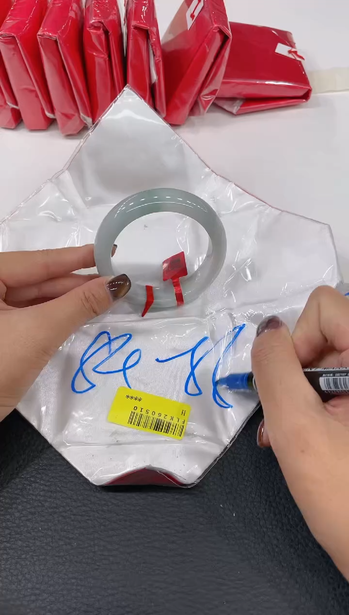 【闪购商品】翡翠手镯未镶嵌手镯