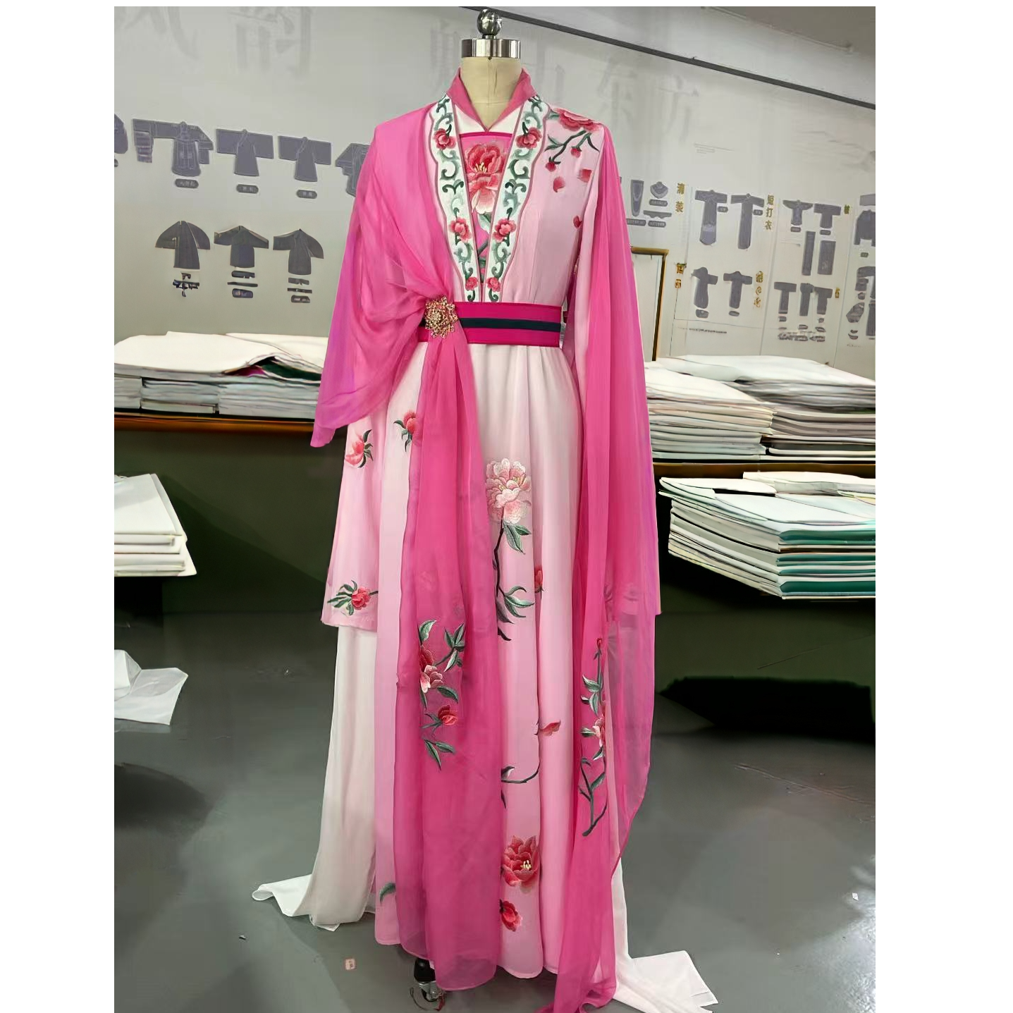 仿真丝渐变粉色戏曲服装花旦越剧戏黄梅戏古装舞台曲演出服装