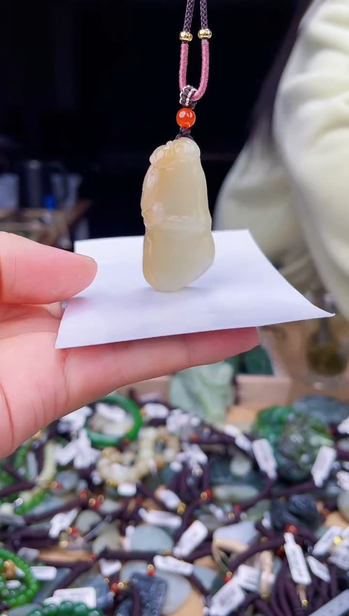 颈饰未镶嵌和田玉1