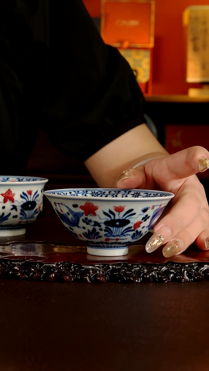 屹朴堂青花釉里红鱼藻斗笠杯