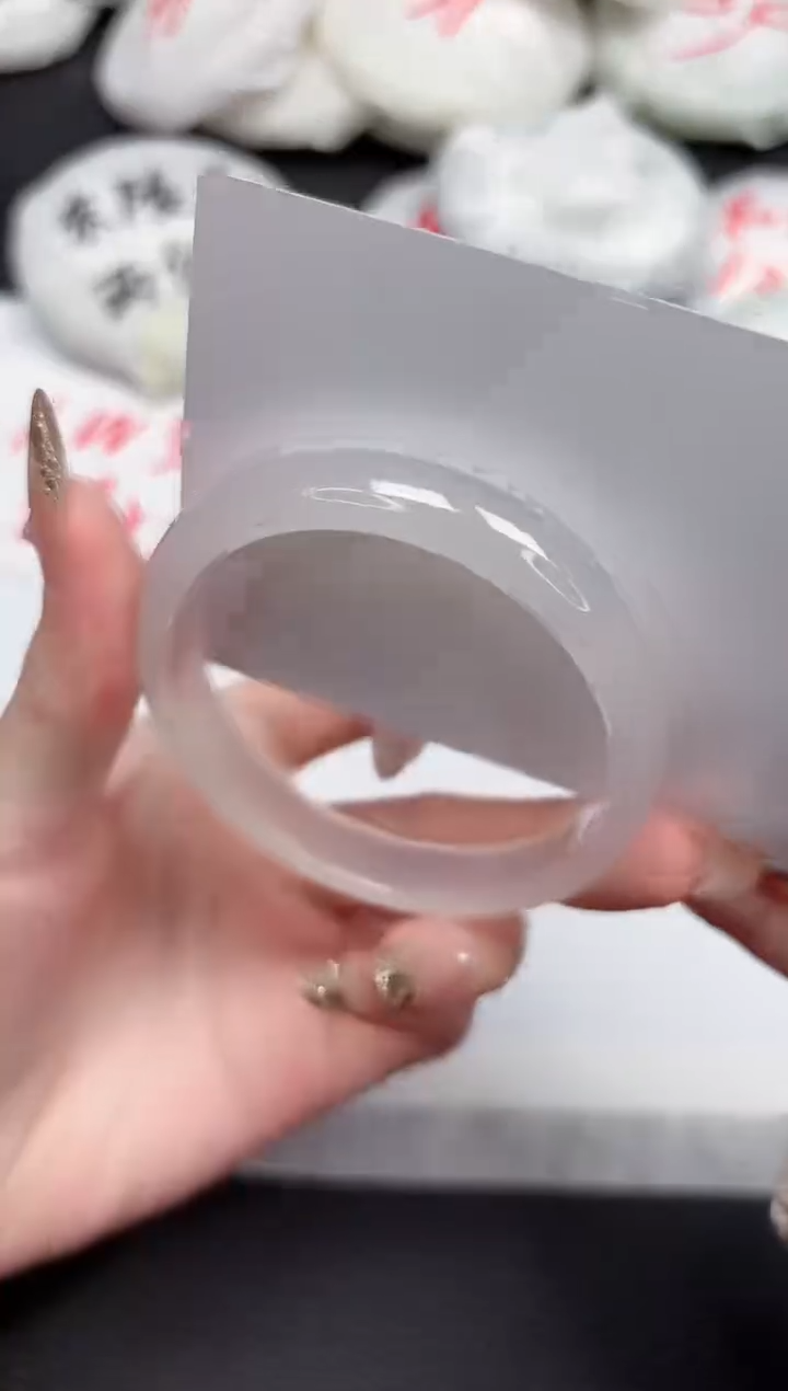 【闪购商品】石英质玉手镯未镶嵌266-54.2