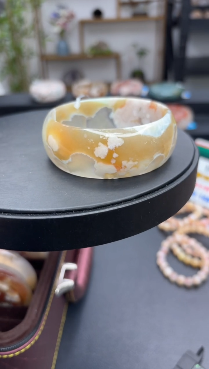 【闪购商品】石英质玉手镯未镶嵌A1464(63圈)