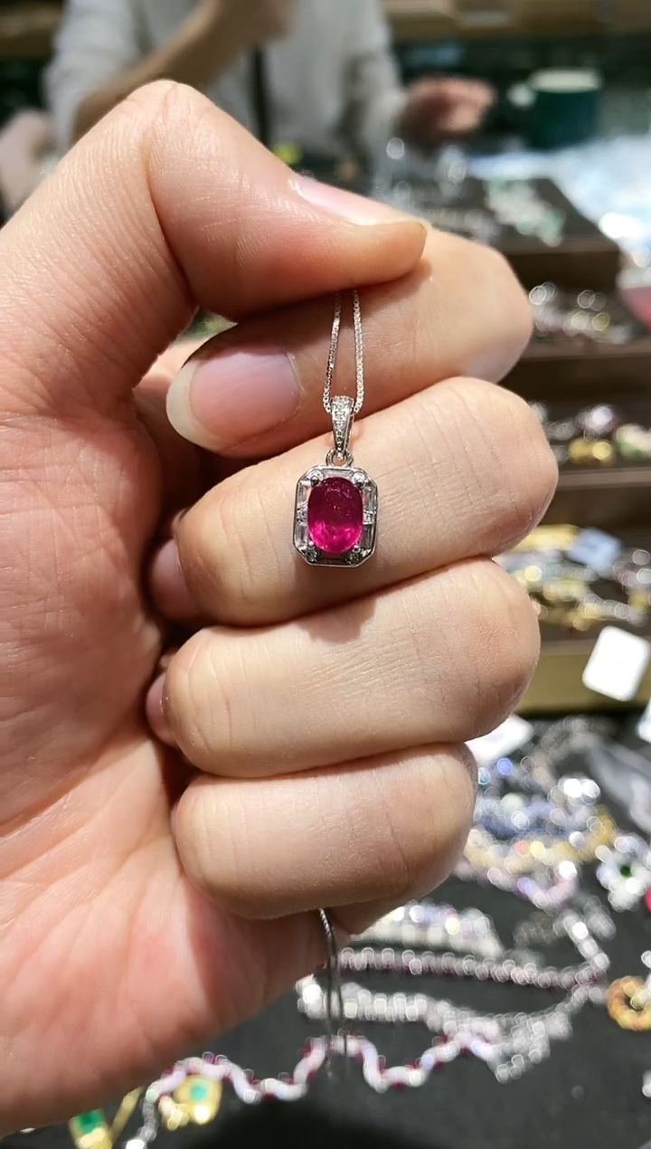 【闪购商品】红宝石颈饰银S925镶嵌吊坠