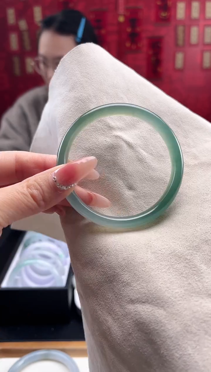 【闪购商品】翡翠手镯未镶嵌手镯
