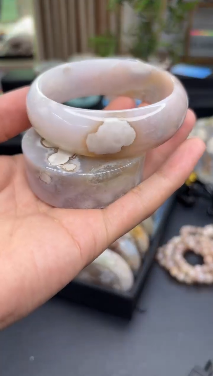 【闪购商品】石英质玉手镯未镶嵌C832(63圈赠送镯心)