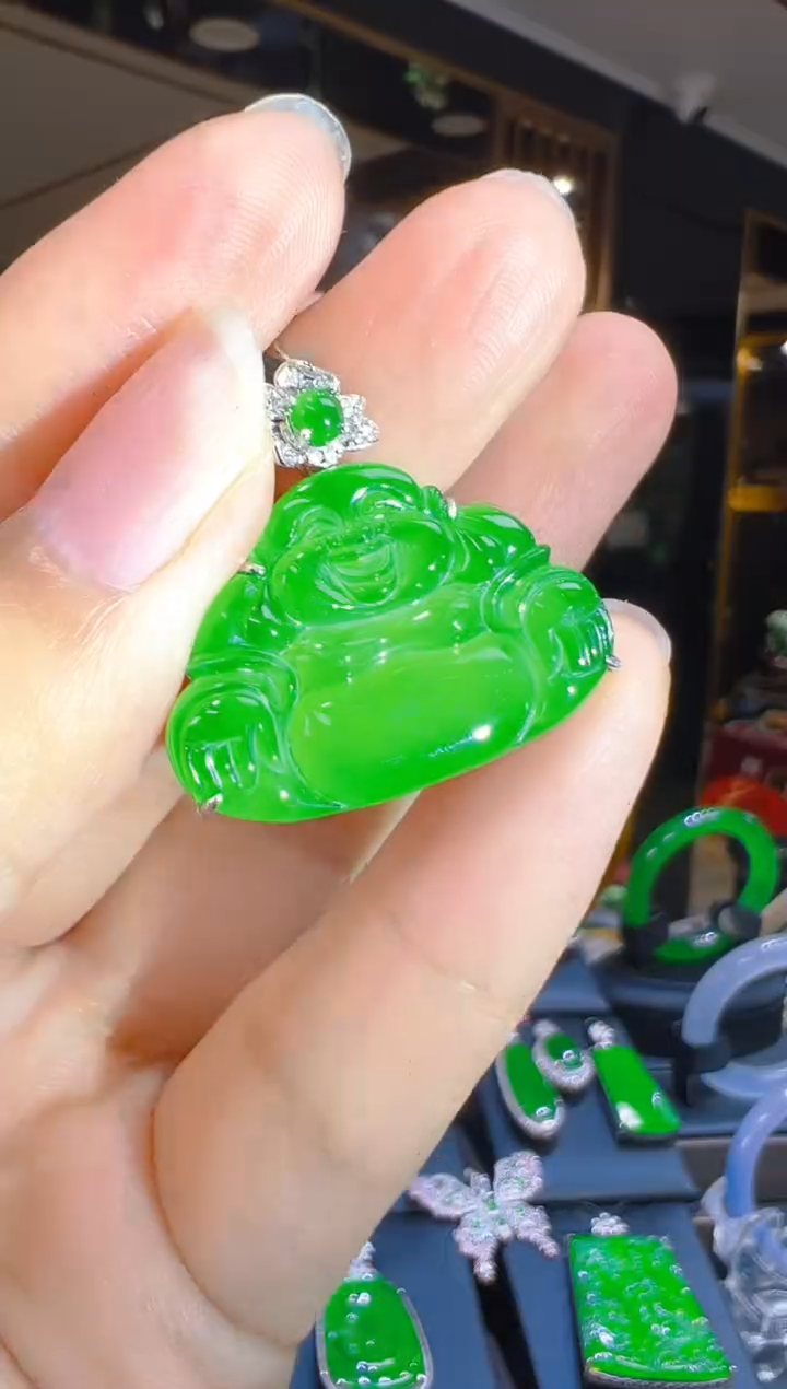 翡翠18K金镶嵌吊坠(赠链)236