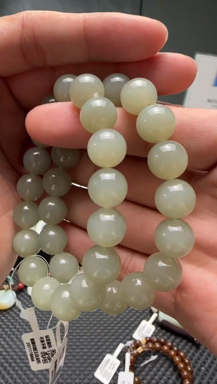 未镶嵌手串和田玉青白玉手串卡12多样性发其一