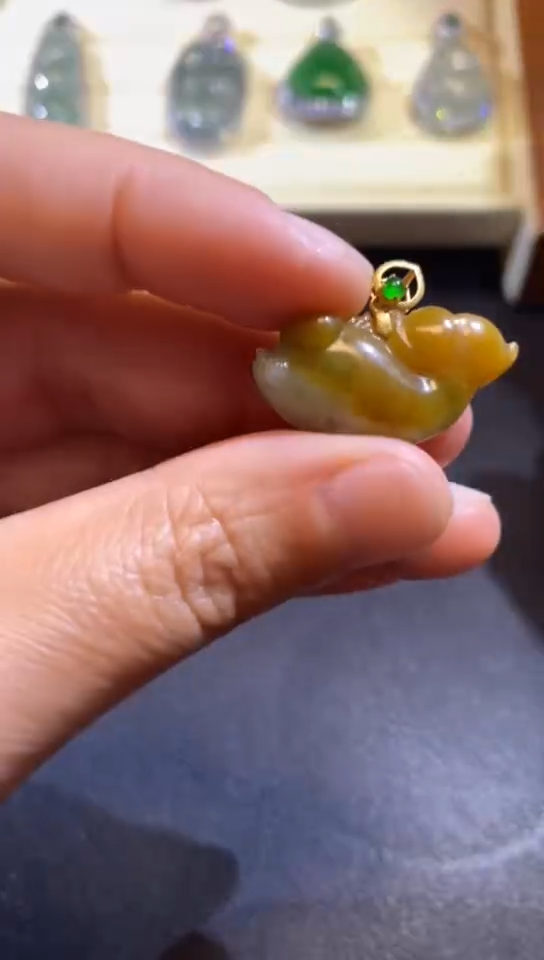 【闪购商品】翡翠吊坠(赠链)18K金镶嵌缅甸天然A货翡翠