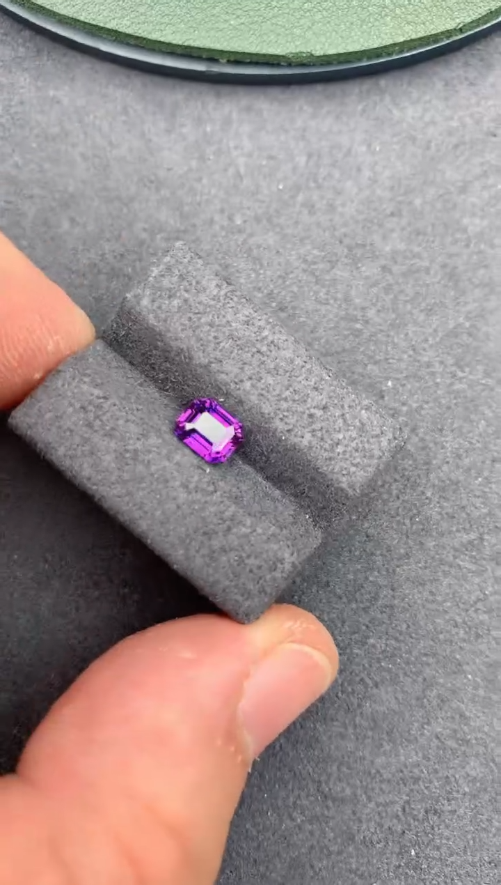 【闪购商品】彩色蓝宝石裸石未镶嵌1ct紫蓝宝