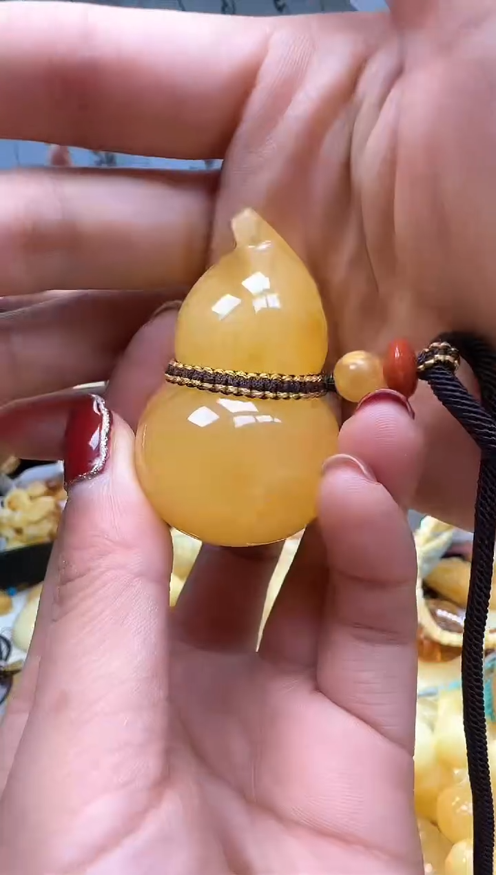 【闪购商品】琥珀裸石未镶嵌挂坠