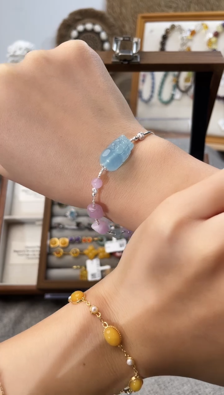 银S925镶嵌手链水晶海蓝宝手链（多样性发一）