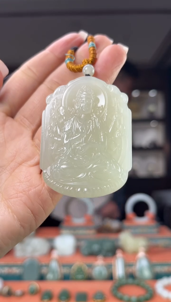 颈饰未镶嵌和田玉佩佩鼠